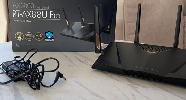 Роутер/маршрутизатор RT-AX88U Pro AX6000 Dual Band WiFi, не использовался, состояние как новы